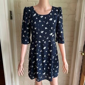 Trixxi size medium navy dark blue and cream floral formal summer dress
